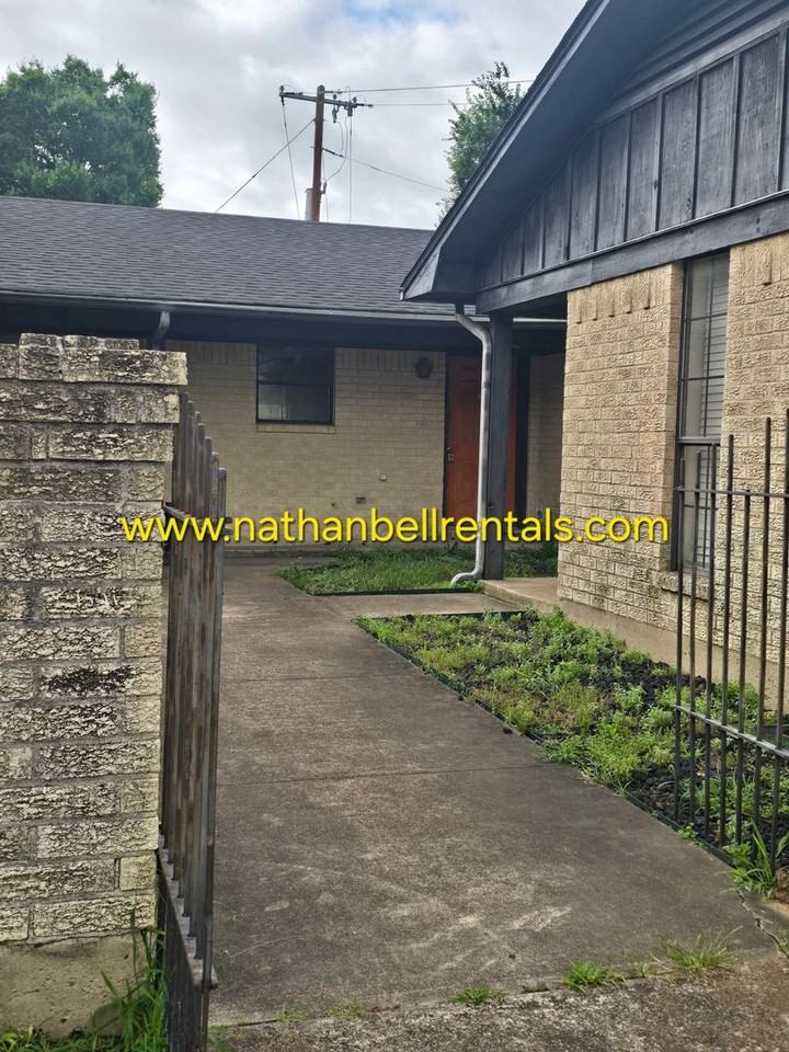 3766 Clarksville St - Photo 2 of 7