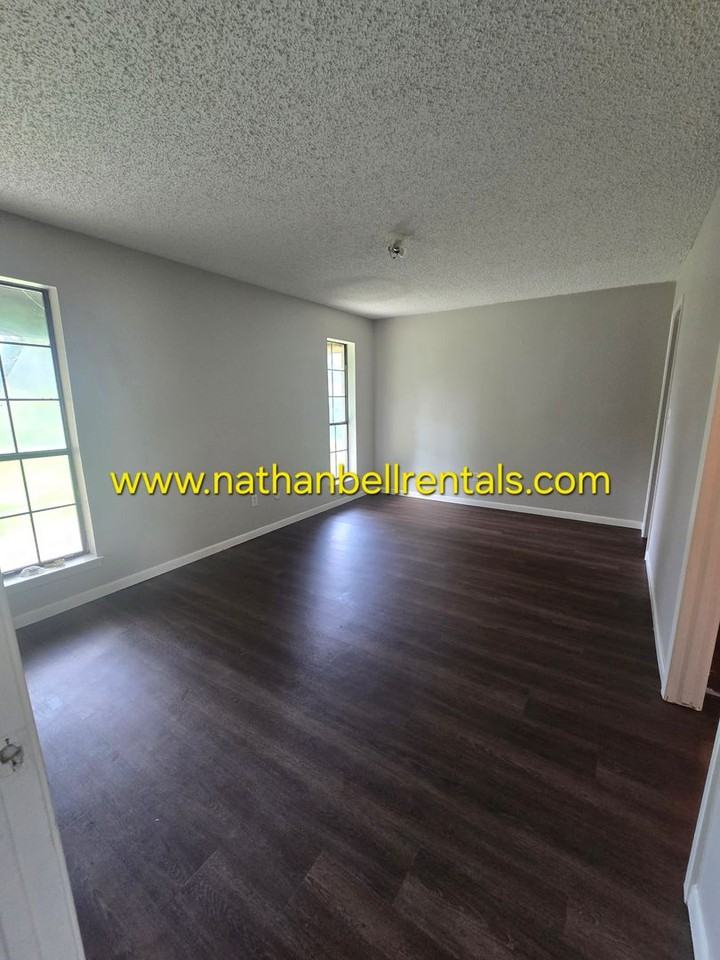 3766 Clarksville St - Photo 6 of 7