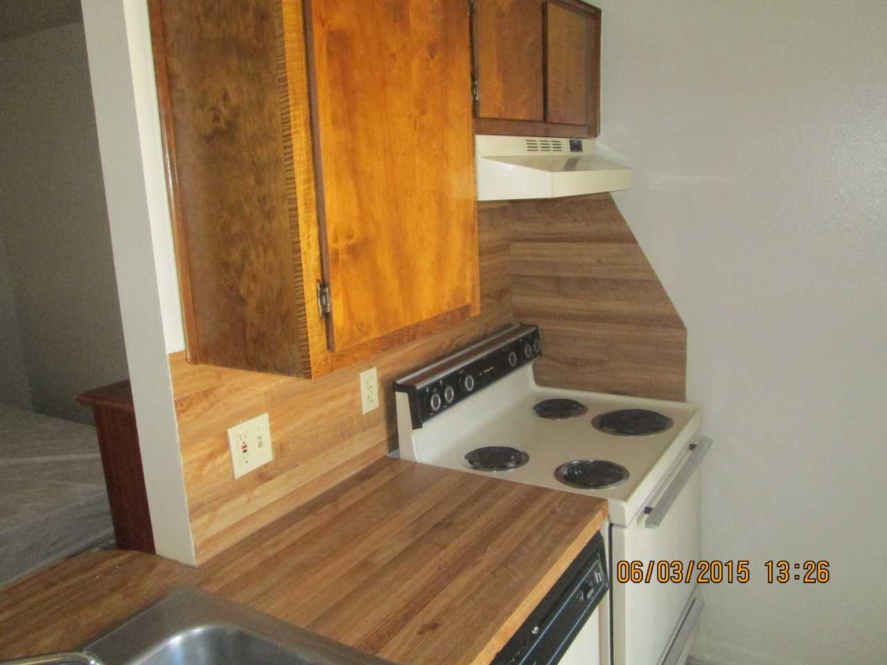 Colonial Plaza Apartments - Photo 4 of 22