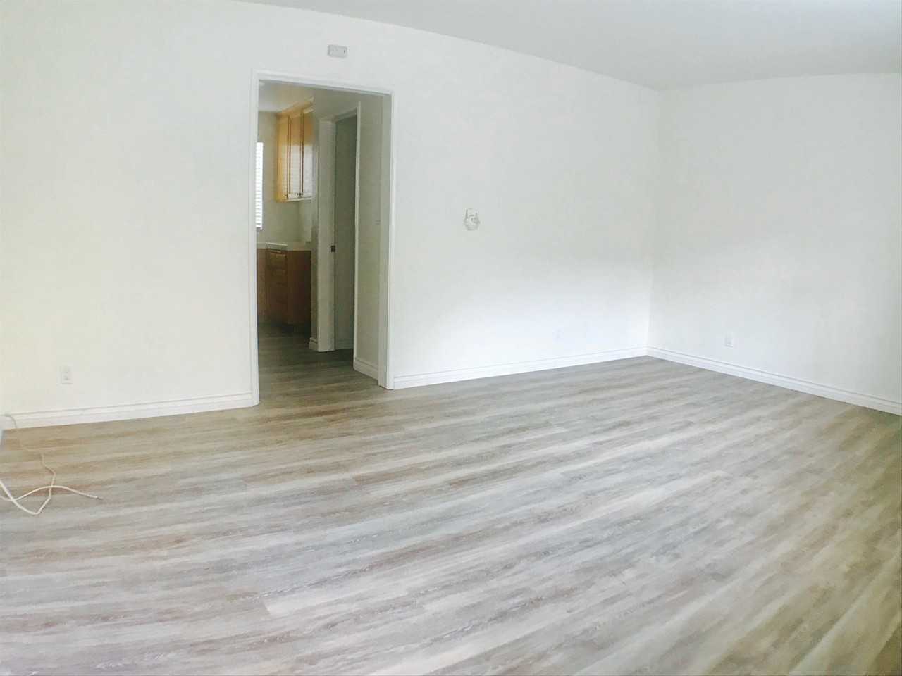 1934 1/2 Holmby Ave - Photo 2 of 7