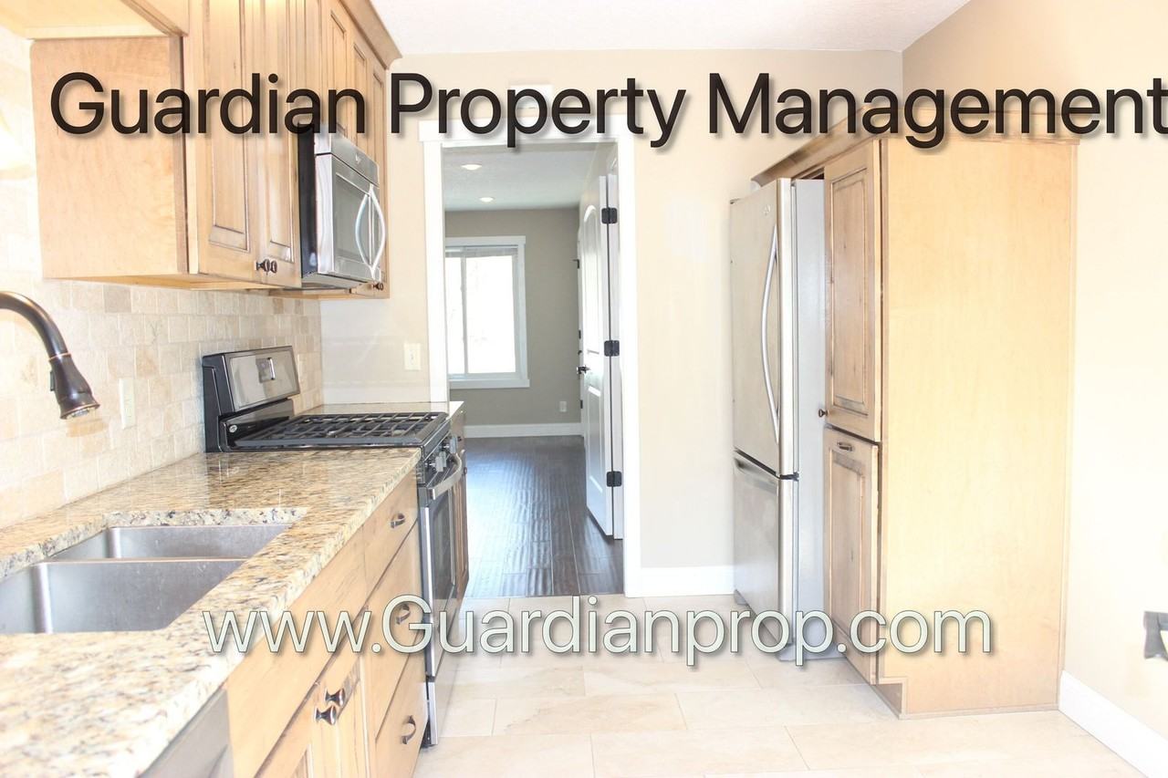 2516 W 98th St - Photo 3 of 20