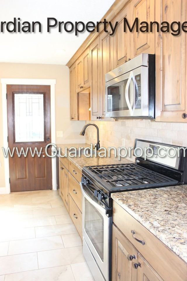 2516 W 98th St - Photo 5 of 20