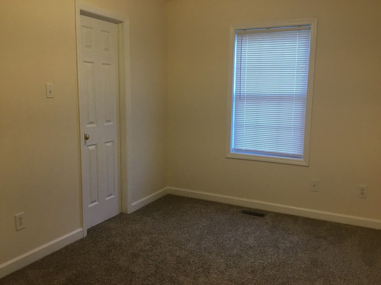 1444 Edgewood Dr - Photo 7 of 9