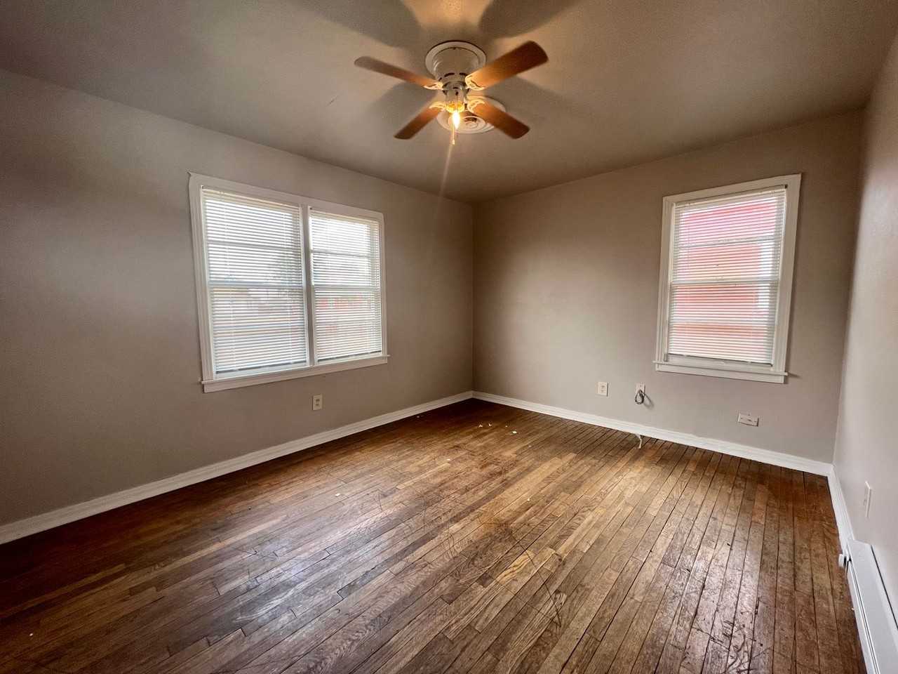 3007 Harvard St - Photo 4 of 7