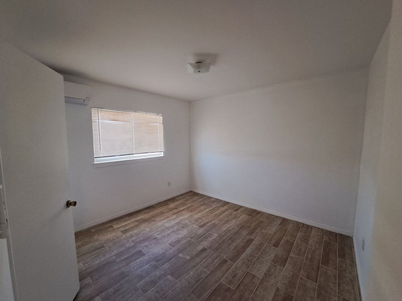 73223 Sun Valley Dr - Photo 2 of 12
