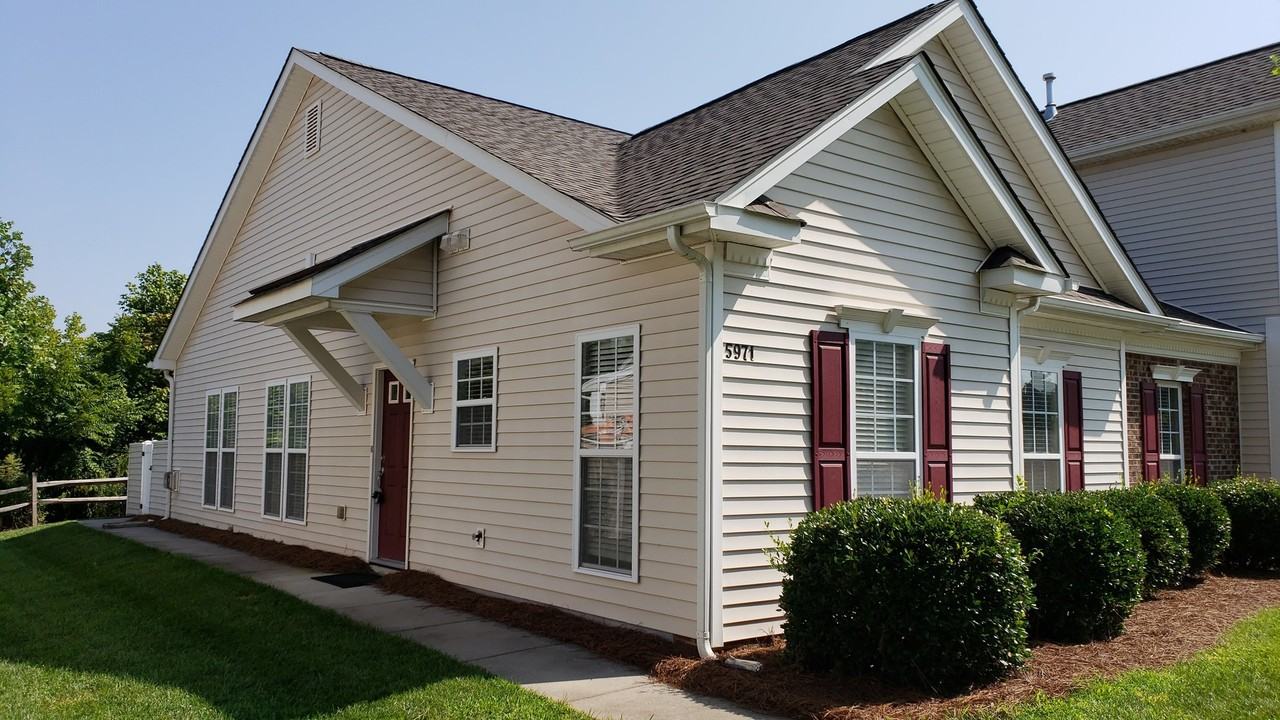 5971 Hollow Wood Ct - Photo 2 of 15