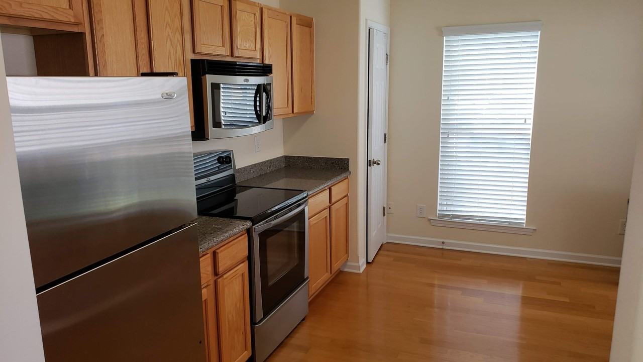 5971 Hollow Wood Ct - Photo 5 of 15