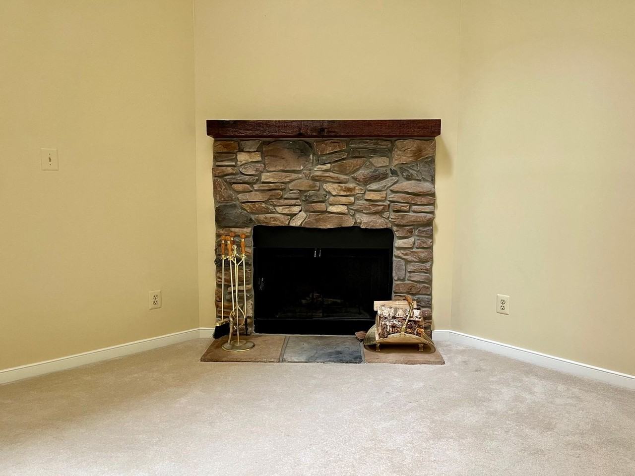 1717 Landmark Dr - Photo 5 of 27