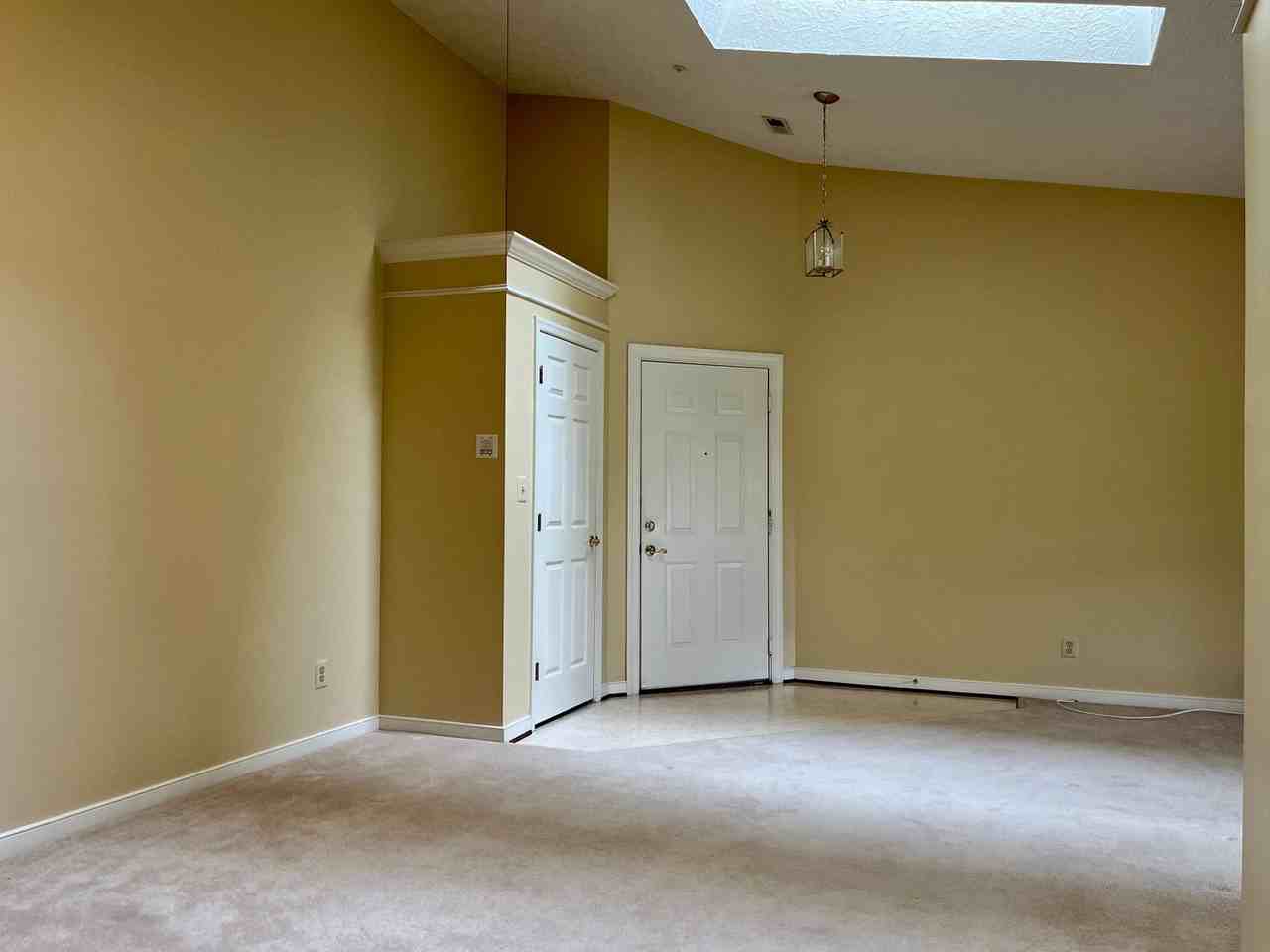 1717 Landmark Dr - Photo 6 of 27