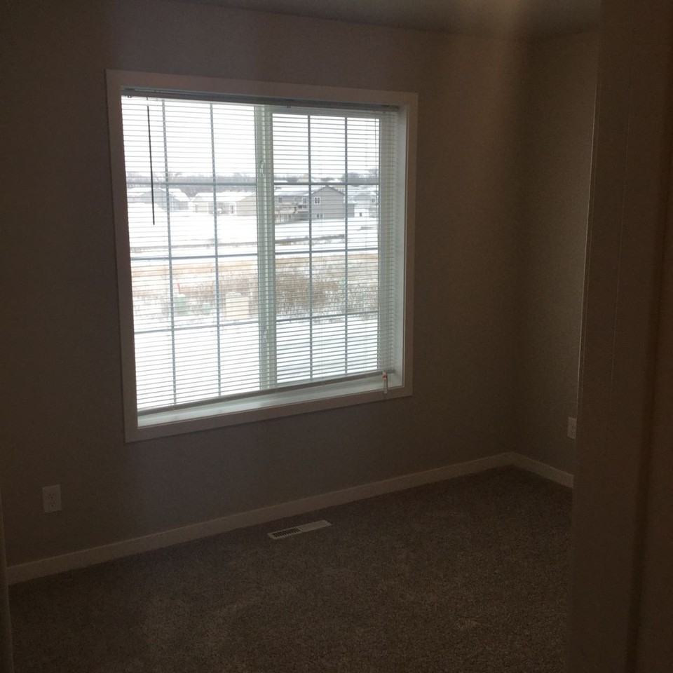 1267 5th St Nw - Photo 6 of 11