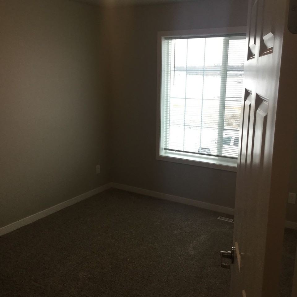 1267 5th St Nw - Photo 7 of 11