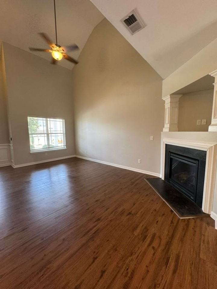 208 Riverdale Rd - Photo 2 of 21