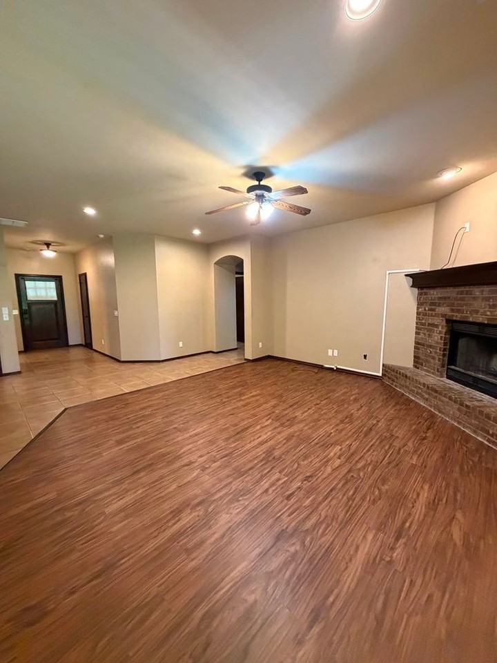 1060 Lost Oak Dr - Photo 5 of 26