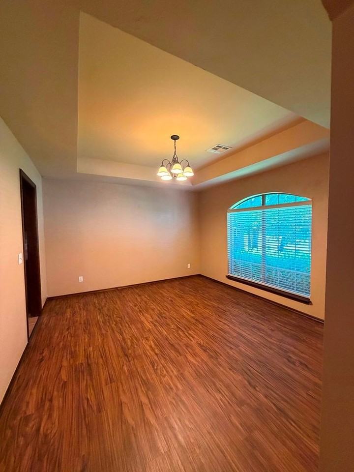 1060 Lost Oak Dr - Photo 6 of 26