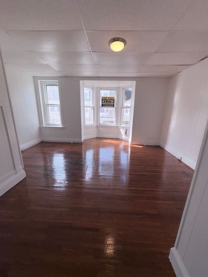 613 W King St #2 - Photo 4 of 17