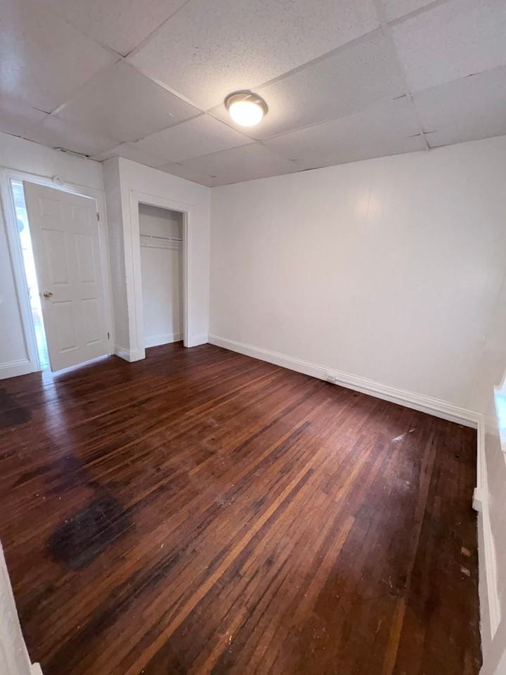 613 W King St #2 - Photo 6 of 17