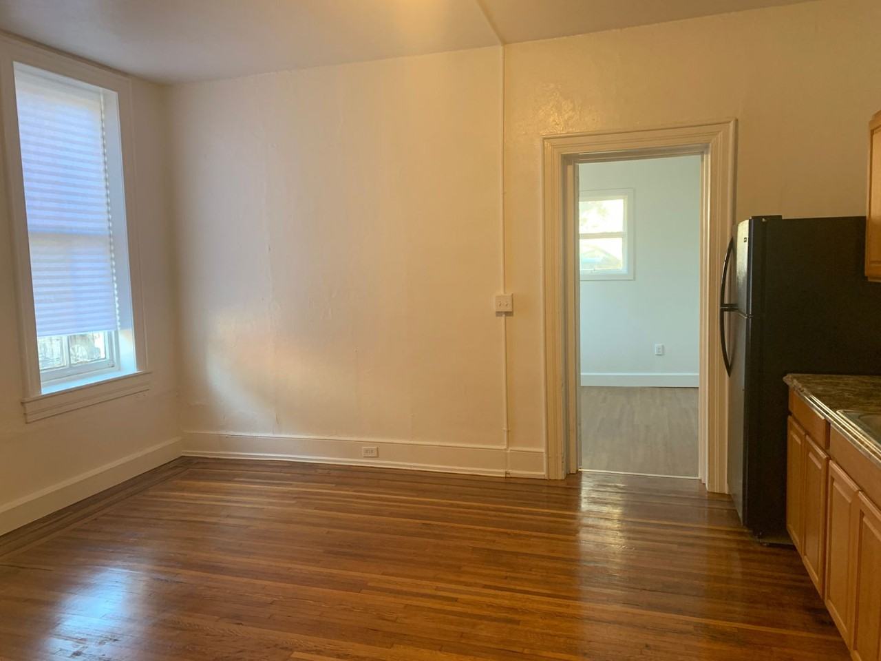 489 W Market St #2 - Photo 3 of 9