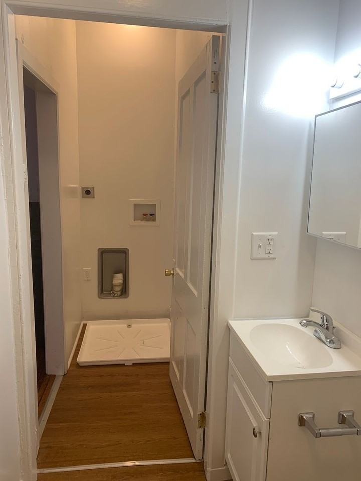 489 W Market St #2 - Photo 7 of 9