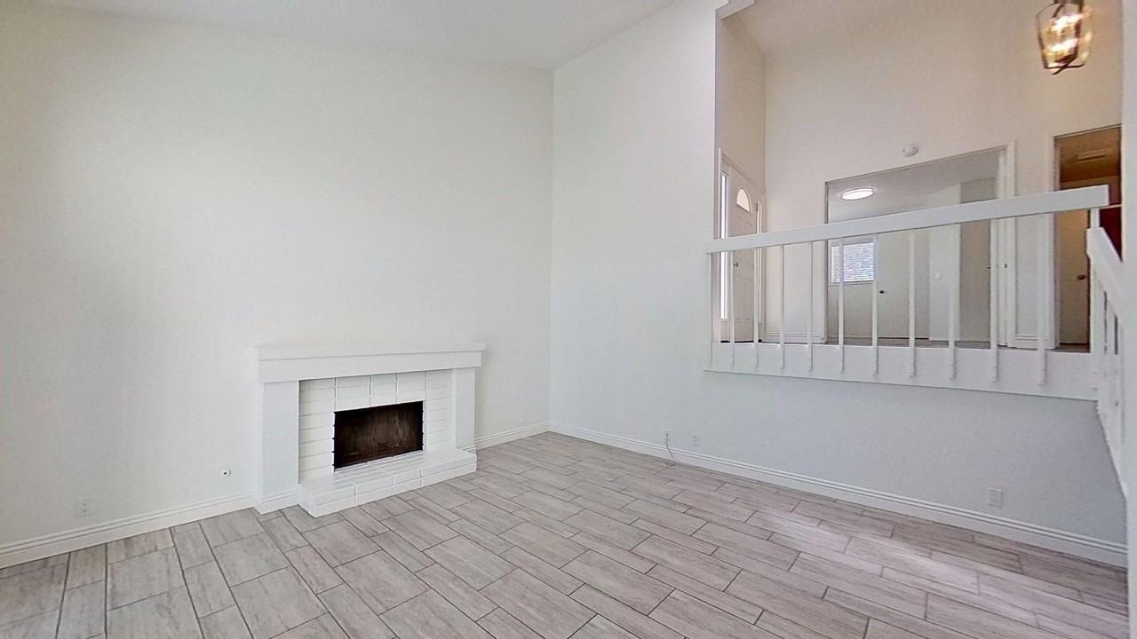23946 Copenhagen St - Photo 6 of 37