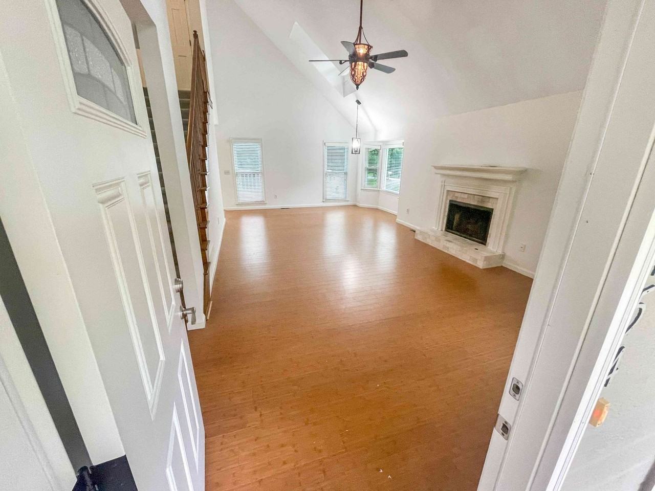 1454 Hembree Station Dr - Photo 4 of 40