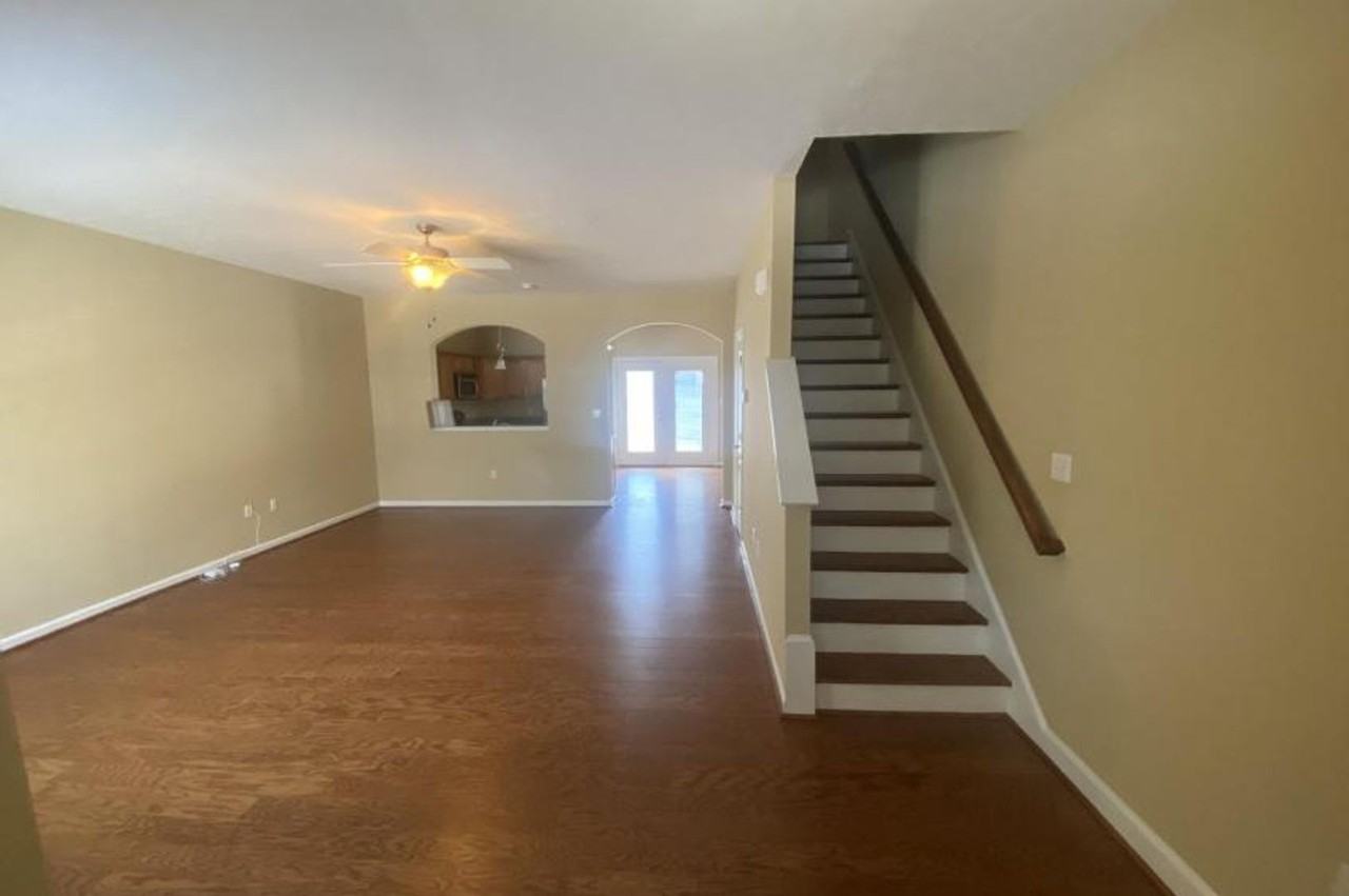 204 Capital St - Photo 2 of 17