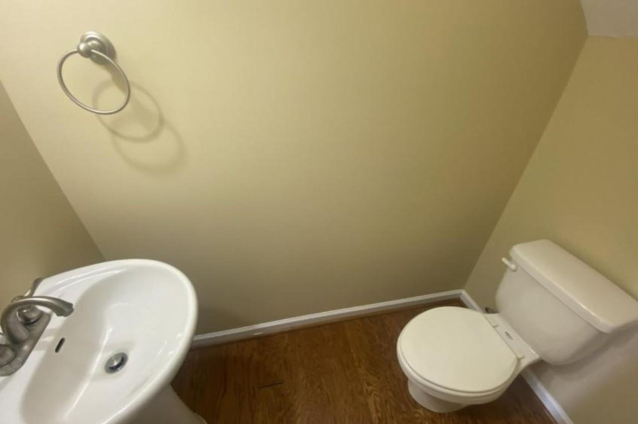 204 Capital St - Photo 4 of 17
