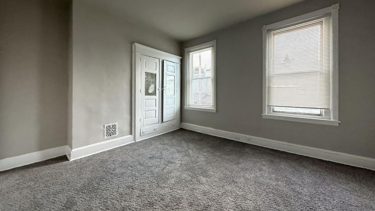 5122 Folsom St - Photo 5 of 15