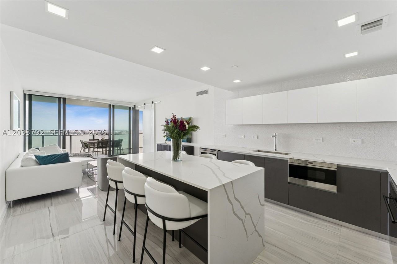 3131 Ne 7th Ave #4204 - Photo 3 of 50