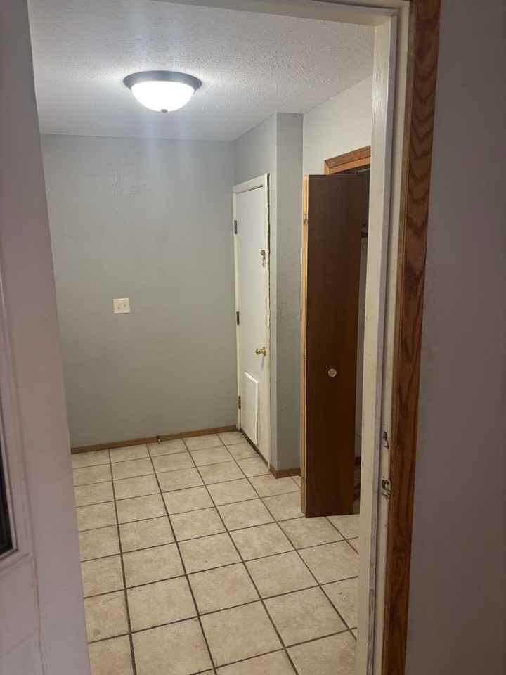 804 S Mable Ave - Photo 7 of 24