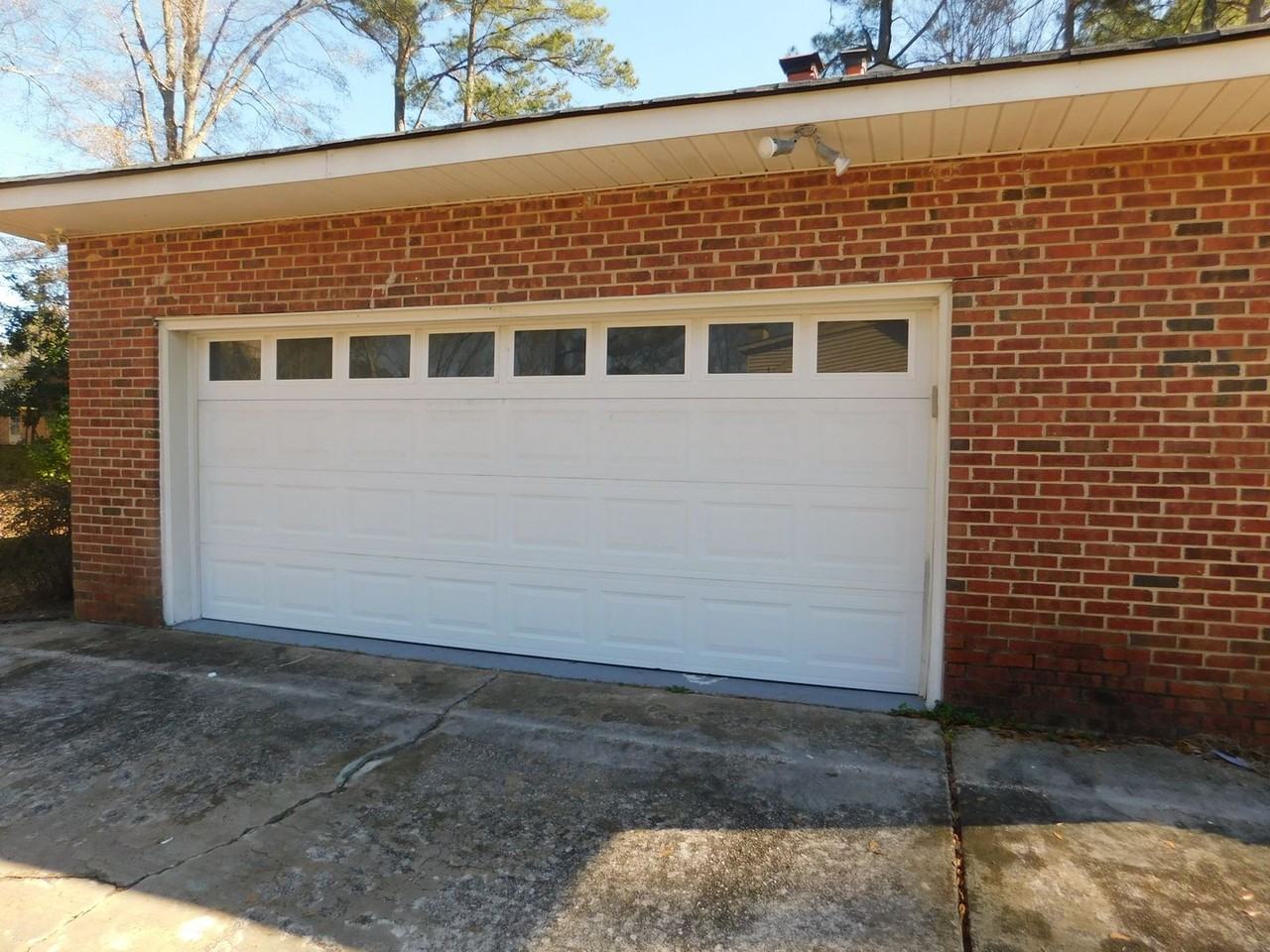 1302 Dunbar Dr - Photo 2 of 18
