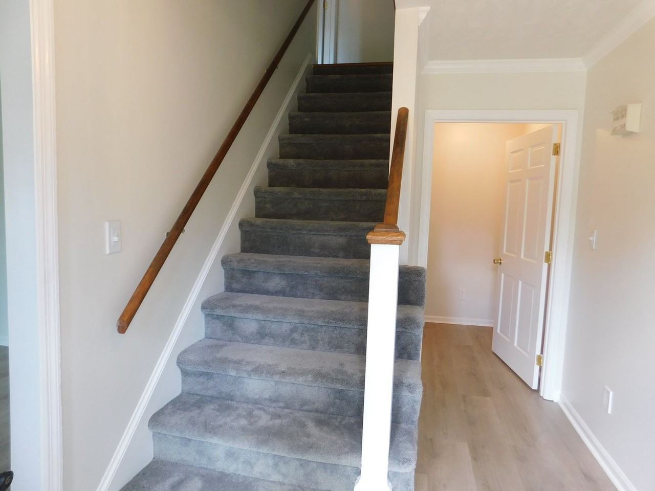 1302 Dunbar Dr - Photo 4 of 18