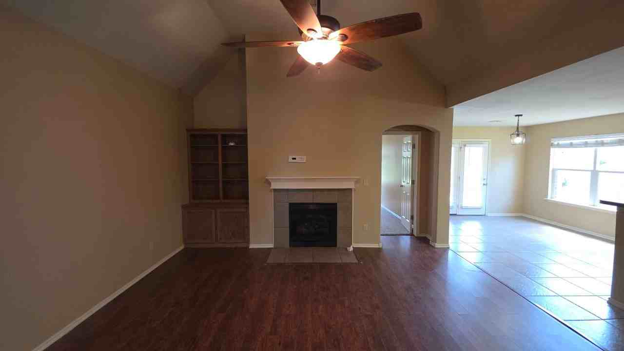 20254 E 32nd St S - Photo 2 of 12
