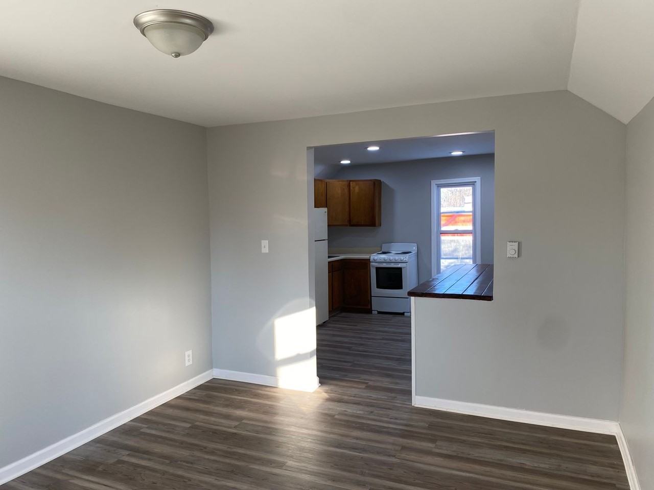 124 1/2 Charles St - Photo 6 of 12