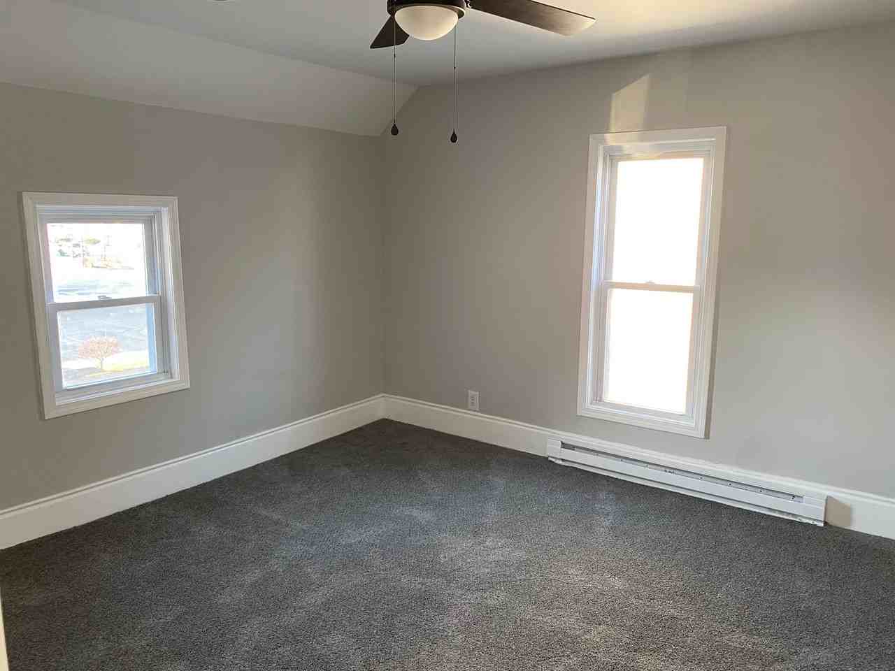 124 1/2 Charles St - Photo 7 of 12