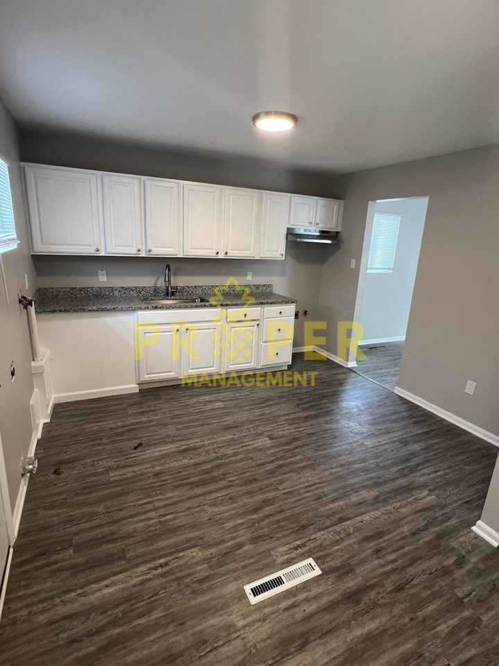3913 Palmerston Ave - Photo 3 of 8