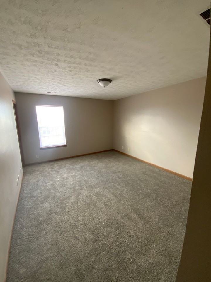2383 Edison Dr - Photo 2 of 8