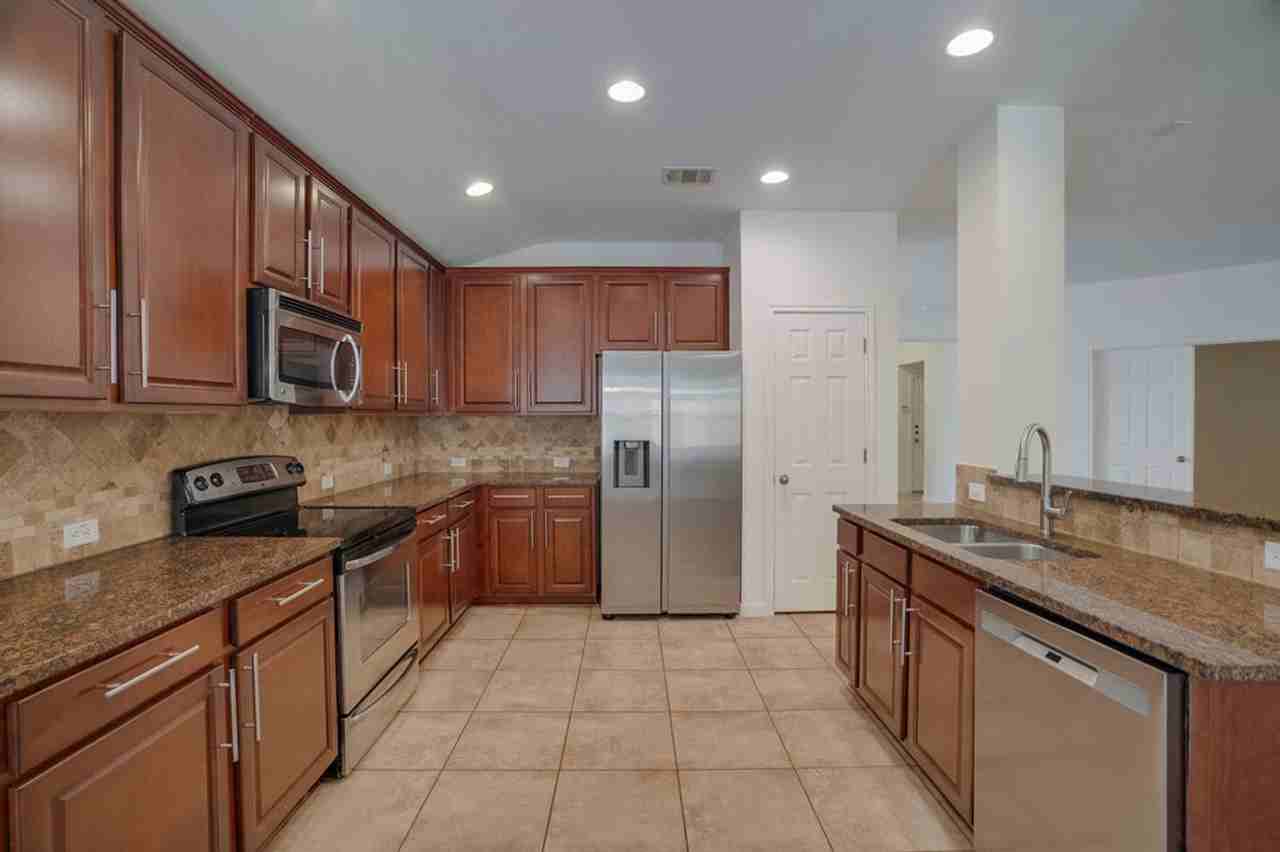 30126 Bumble Bee Dr - Photo 3 of 20