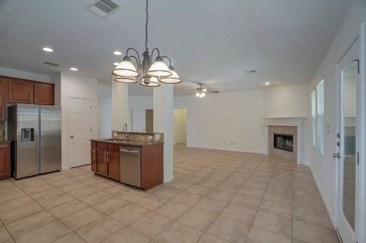 30126 Bumble Bee Dr - Photo 5 of 20