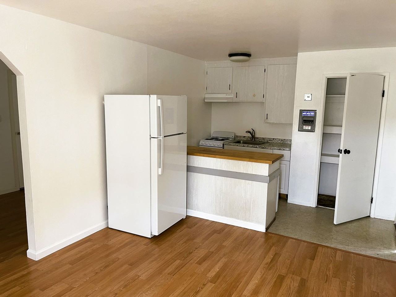 510 Fairgrounds Dr - Photo 3 of 18