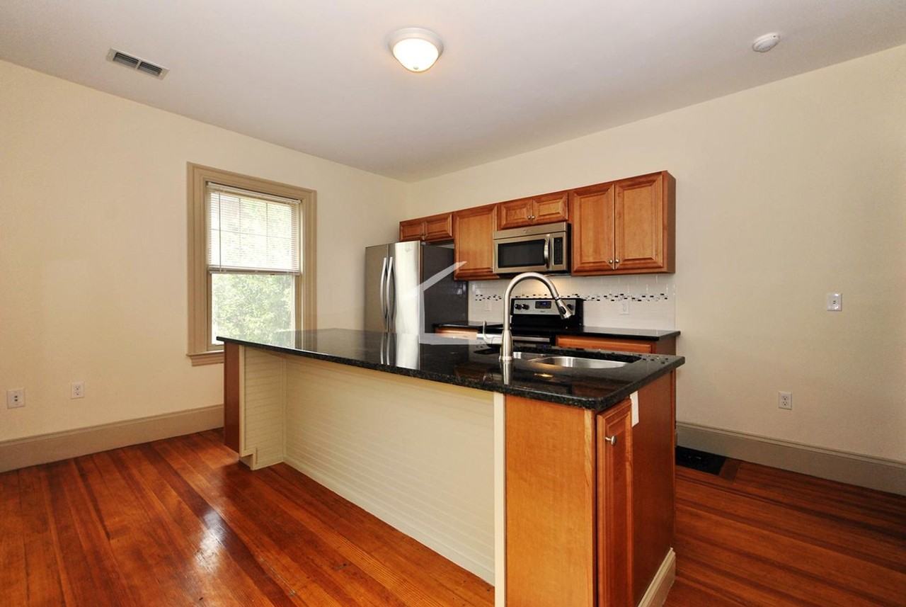 62 Englewood Ave - Photo 5 of 8