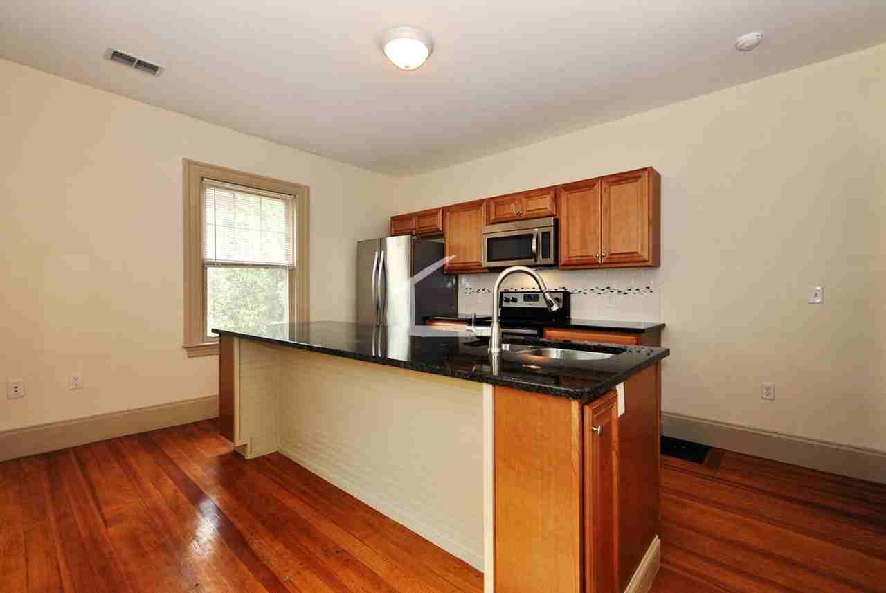 58 Englewood Ave - Photo 5 of 8
