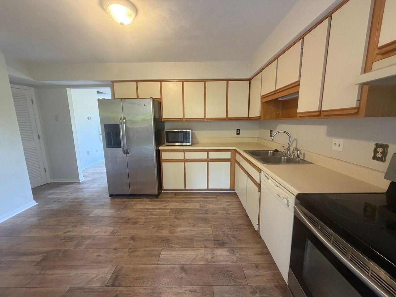 366 Dalewood Ave - Photo 2 of 11