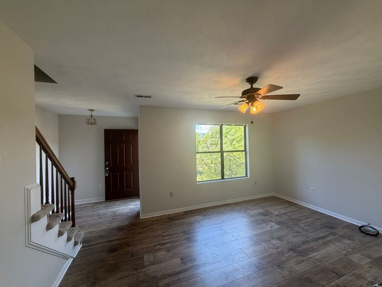 366 Dalewood Ave - Photo 3 of 11