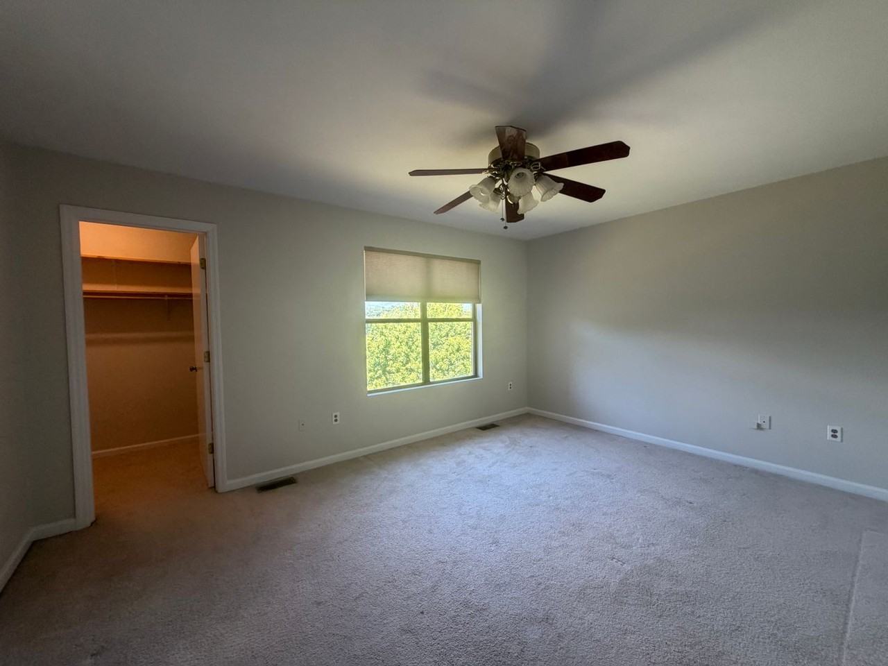 366 Dalewood Ave - Photo 5 of 11