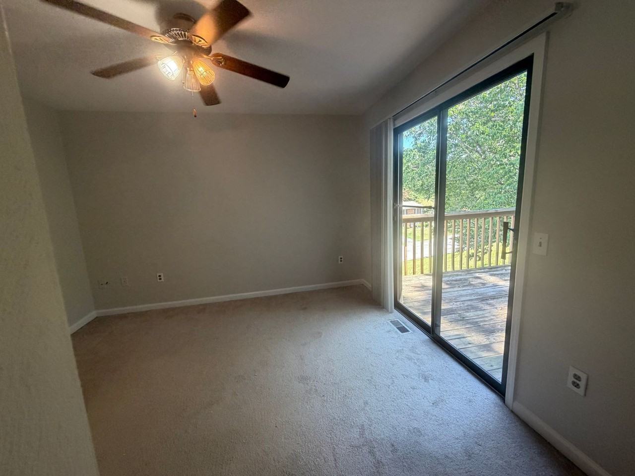 366 Dalewood Ave - Photo 6 of 11