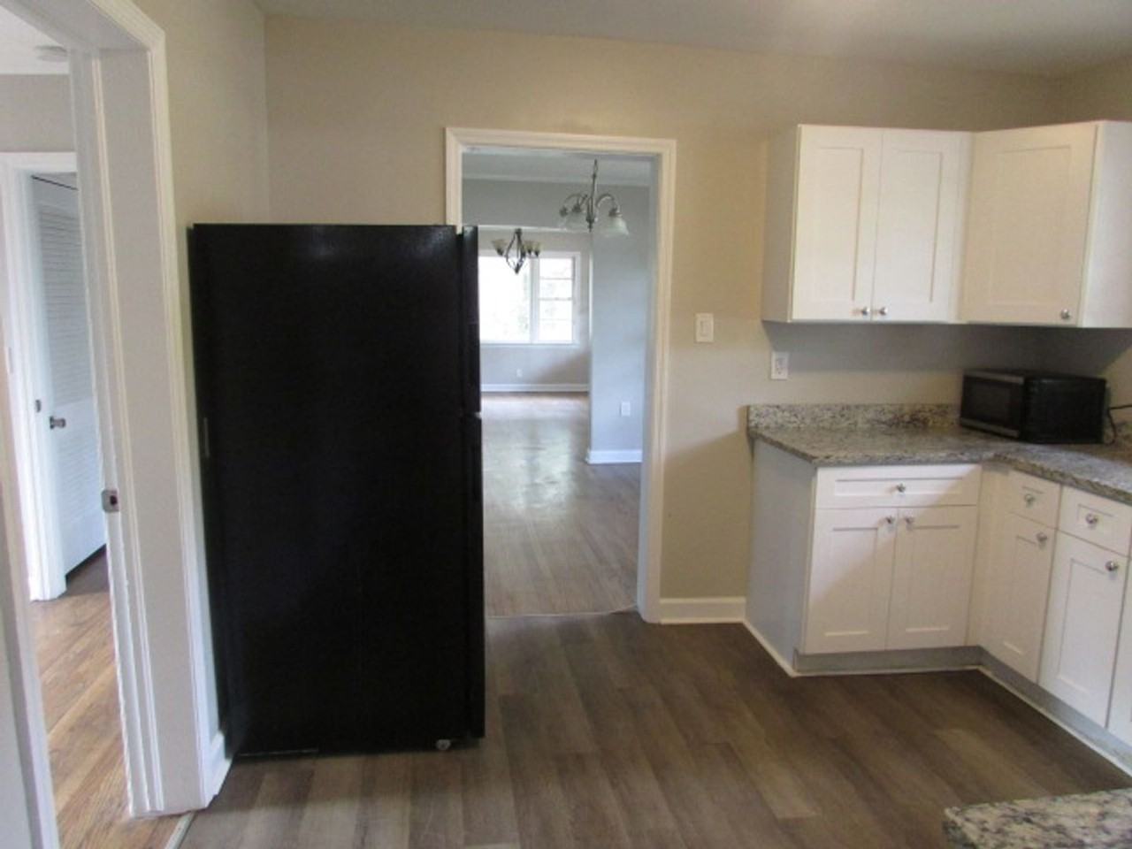 613 S Lafayette Dr - Photo 4 of 17