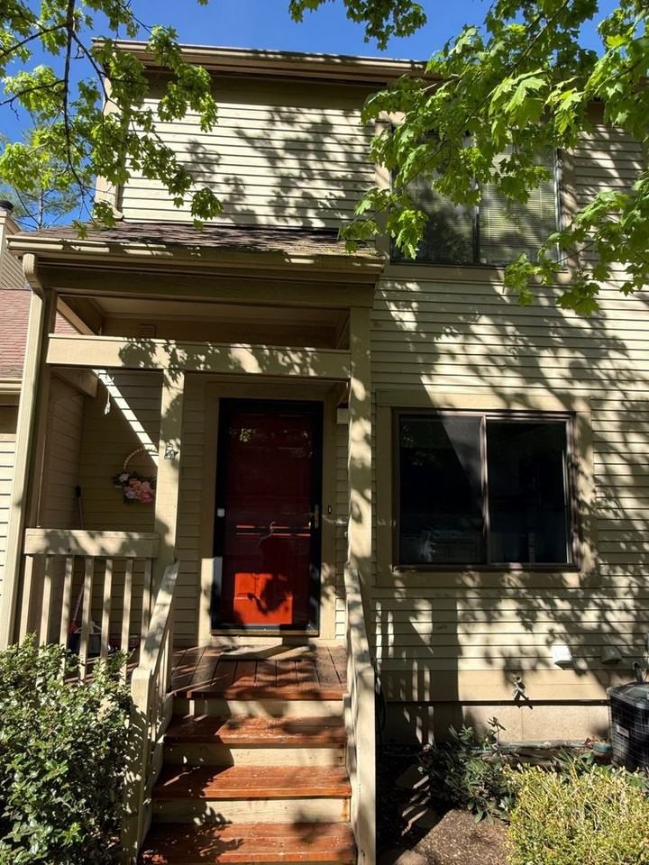 18 Putnam Ln - Photo 2 of 28