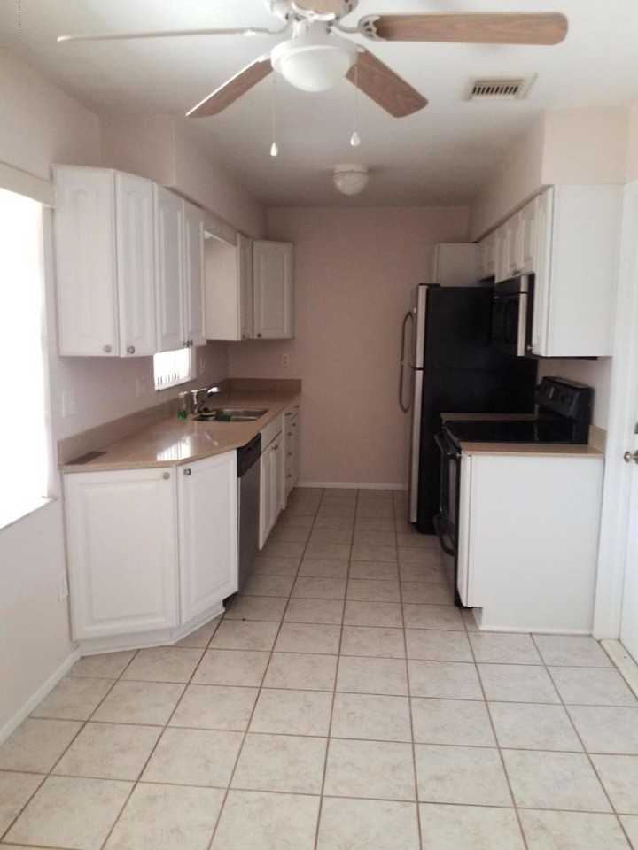 6045 Cannon Ave - Photo 5 of 18