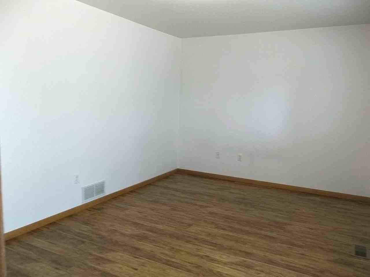 2905 Ross Dr Apt N25 - Photo 7 of 10