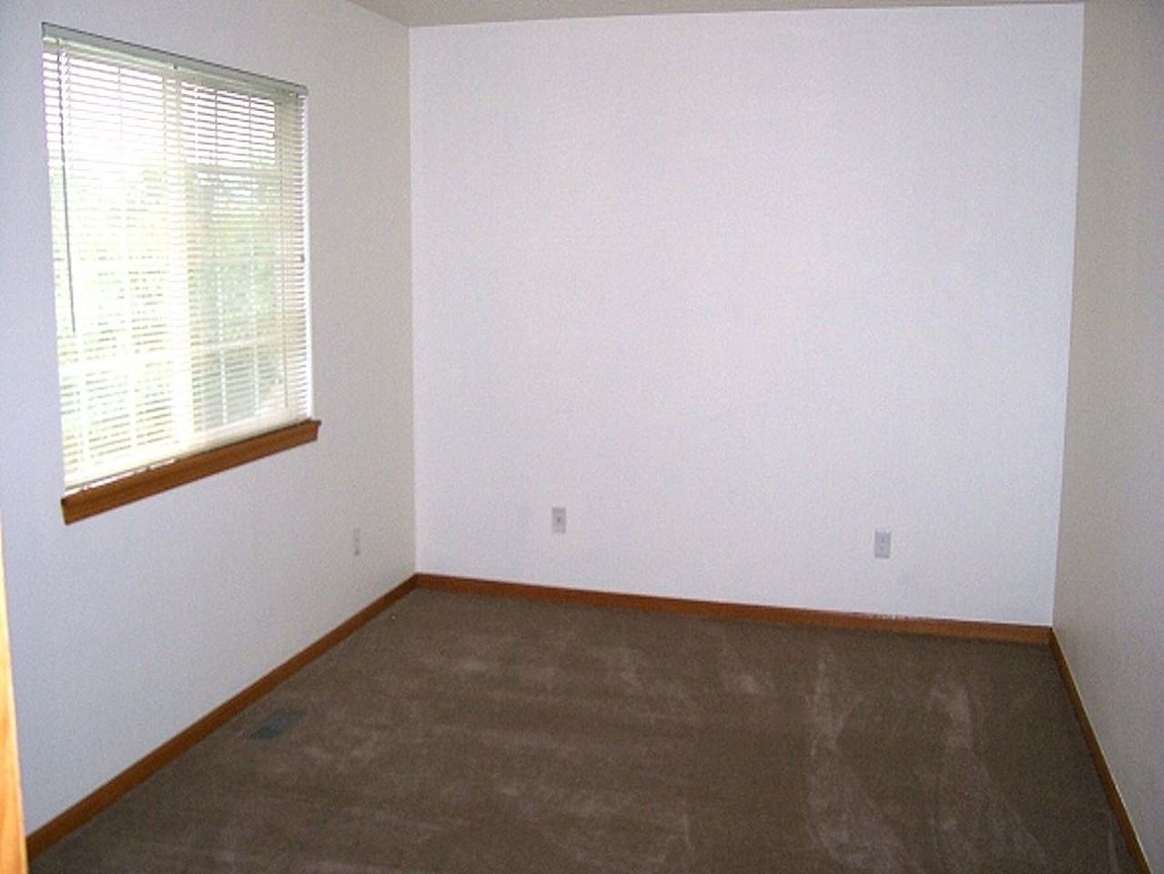 918 Richmond Dr - Photo 6 of 8
